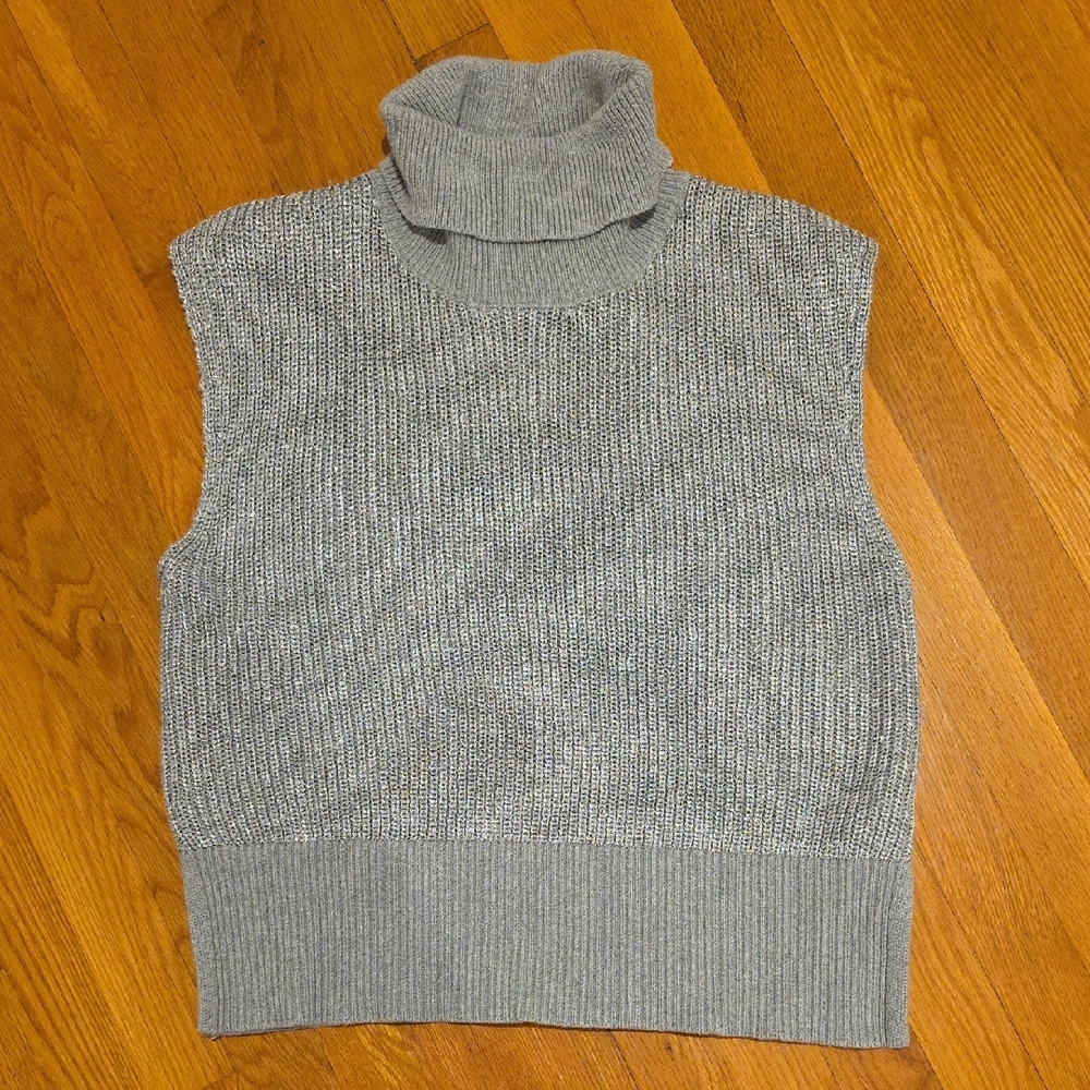 Michael Kors Metallic Gray Knit Sweater Vest. Size L.